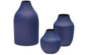 Set tří modrých kovových váz Kave Home Pubol 10/14/20 cm